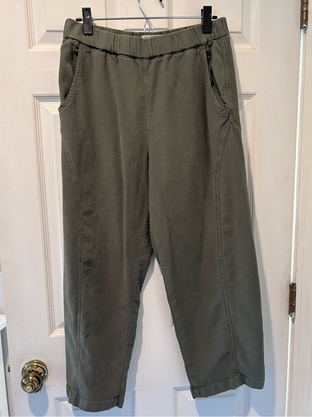 Marine Layer green barrel pants MD - Picture 7 of 9